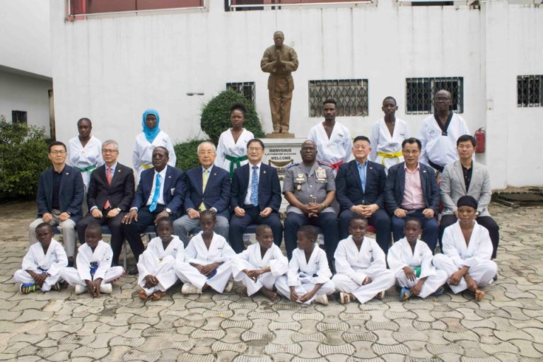Côte d’Ivoire-AIP/ Le président de l’académie mondiale du taekwondo salue le niveau technique des pratiquants ivoiriens