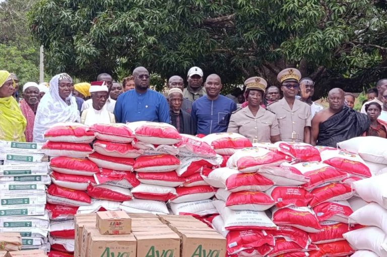 Côte d’Ivoire-AIP / Le gouvernement offre vivres et matériaux de reconstruction aux populations de Nagafou sinistrées par une tornade
