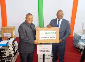 Côte d’Ivoire-AIP/ L’ASDM remet des équipements de plus de 231 millions à 12 radios de proximité