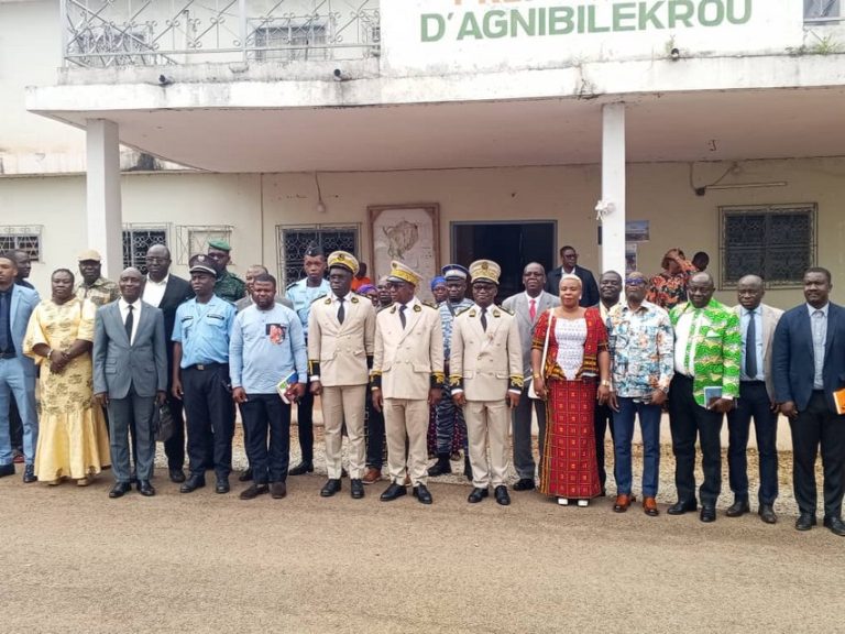 Côte d’Ivoire-AIP / Agnibilékrou : le préfet annonce une riposte contre l’installation anarchique des fermes avicoles et des moulins en zone d’habitation
