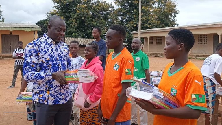 Côte d’Ivoire-AIP/ La mutuelle de développement de Djélisso récompense les élèves admis aux examens de fin d’année
