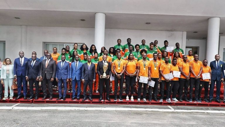 AfroBasket U18 2026 : le président Alassane Ouattara honore les Eléphanteaux avec un accompagnement de 200 millions de FCFA pour les deux sélections