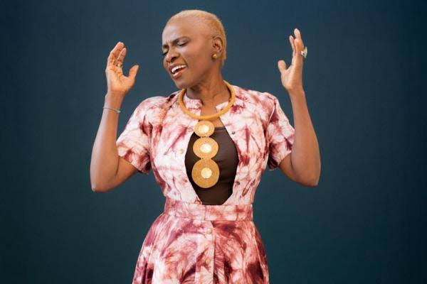 Côte d’Ivoire-AIP/Inter/ Angélique Kidjo devient la première chanteuse africaine à avoir son étoile sur le Walk of Fame de Hollywood