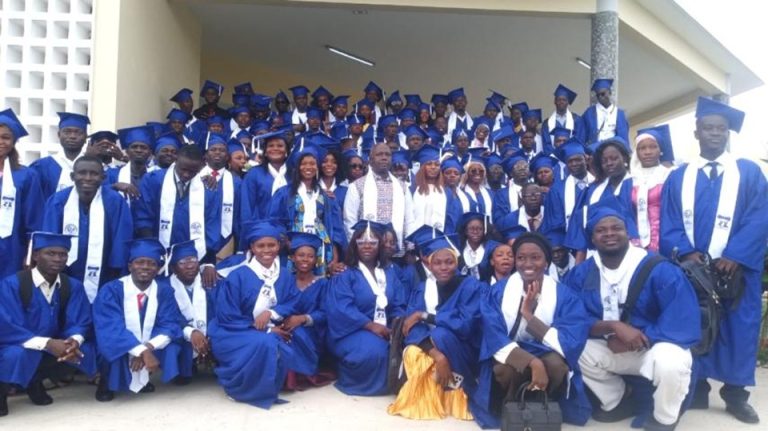 Côte d’Ivoire-AIP/ 130 étudiants du département d’histoire de l’UAO de Bouaké célèbrent la fin de leur cycle de master