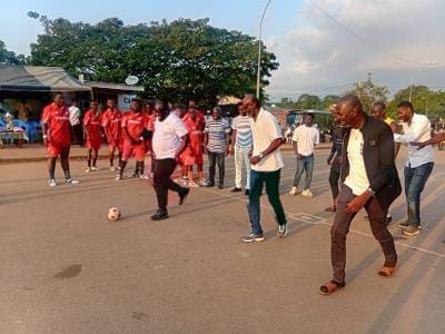 Côte d’Ivoire-AIP/ Un tournoi de football doté du trophée Souleymane Diarrassouba renforce la fraternité entre les jeunes du district de Yamoussoukro