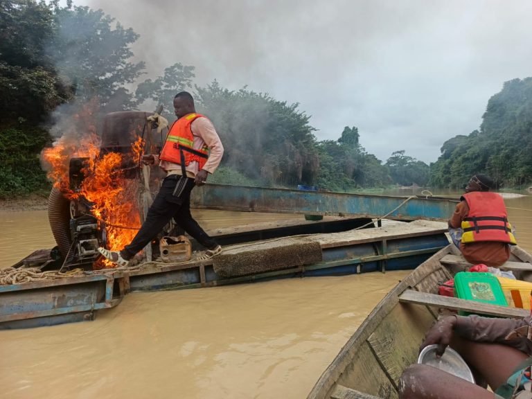 Côte d’Ivoire-AIP/Buyo : 16 dragues détruites dans une opération de la gendarmerie contre l’orpaillage illégal