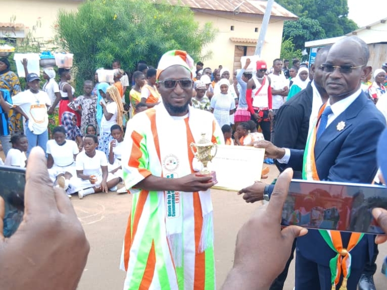 Côte d’Ivoire-AIP/ Ouattara Hego Hassane obtient le prix du meilleur jeune de la région du Bounkani pour ses initiatives de développement