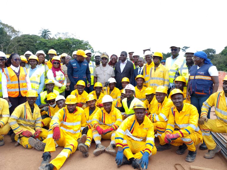 Côte d’Ivoire-AIP/ Le ministre Hien Sié Yacouba s’assure de l’avancement des travaux de bitumage des axes routiers dans le Bounkani