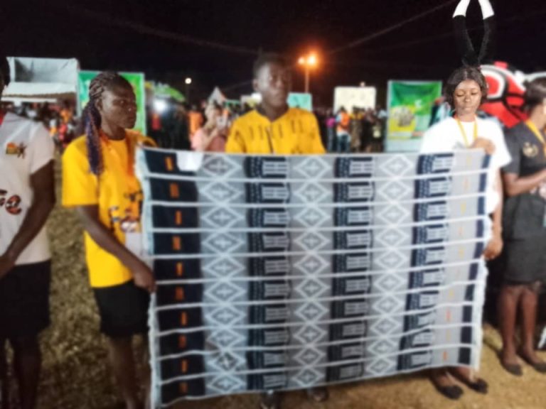 Côte d’Ivoire-AIP/ Kanga Alfred remporte le prix du meilleur pagne tissé de la 10e édition du Tchindan festival