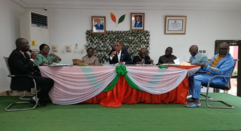 Côte d’Ivoire-AIP/ Le maire de Dimbokro prône une lutte collégiale contre l’orpaillage illégal