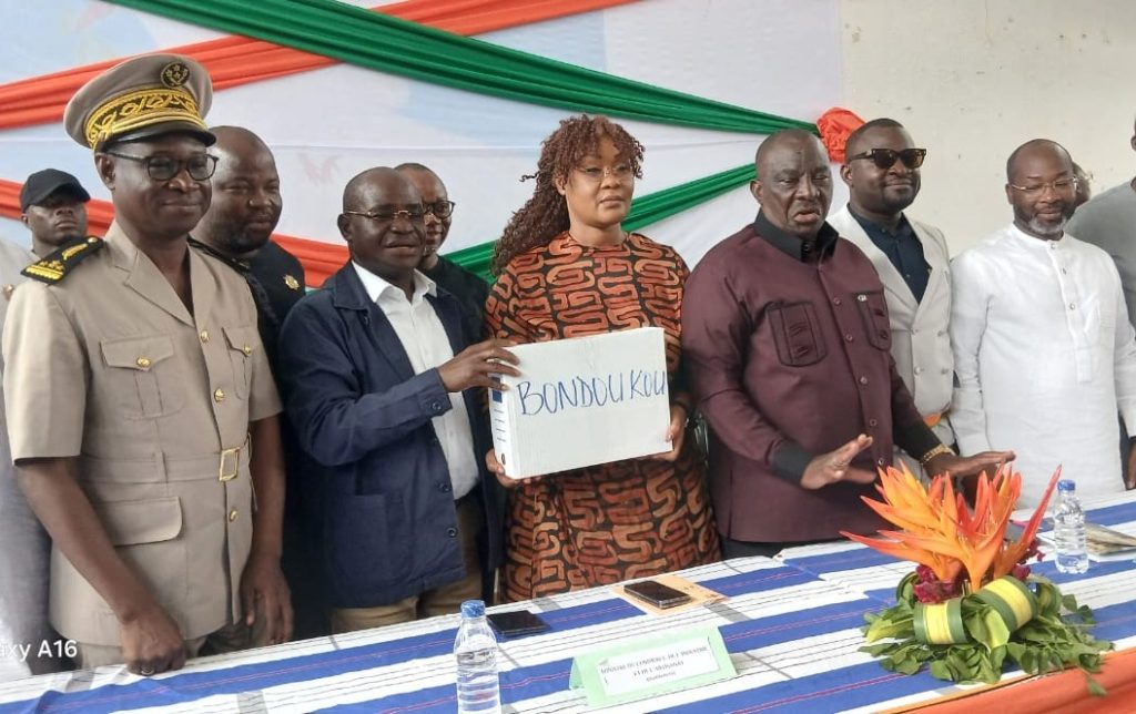 Côte d’Ivoire-AIP/Incendie du marché de Bondoukou : 32,5 millions de FCFA d’appui gouvernemental aux commerçants sinistrés