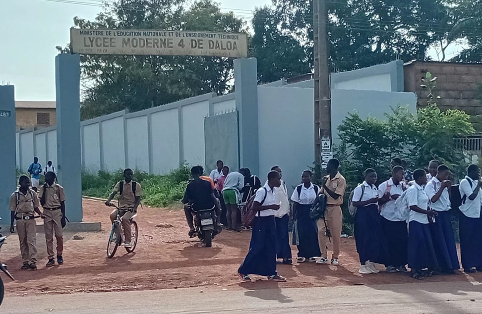 Côte d’Ivoire-AIP/ Education : des cours suspendus dans plusieurs établissements à Daloa après le décès d’un enseignant à un corridor