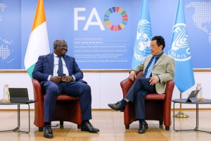 Côte d’Ivoire-AIP/Inter/ Le ministre Bernard Kini Comoé et le DG de la FAO examinent les leviers pour renforcer la sécurité alimentaire