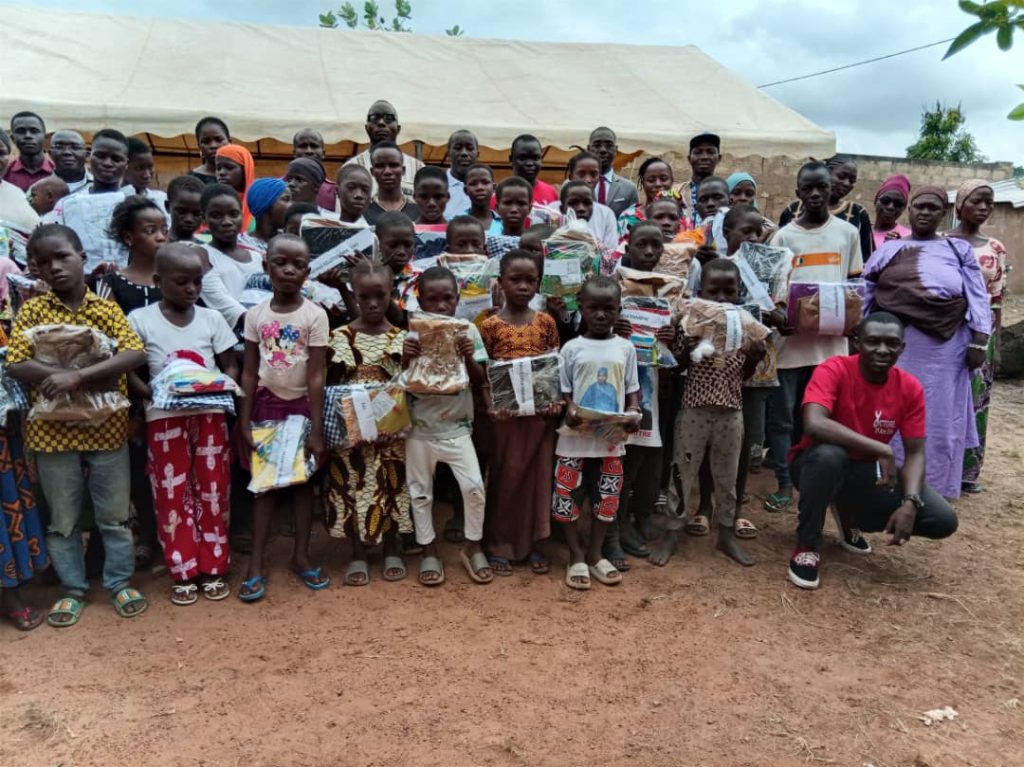 Côte d’Ivoire-AIP/ Une ONG offre des kits scolaires à 71 élèves vulnérables de Boundiali