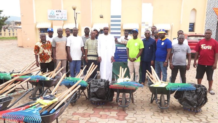 Côte d’Ivoire-AIP/ Challenge salubrité : le quartier Kamagaya remporte le prix initié par le Rotary Club de Bondoukou