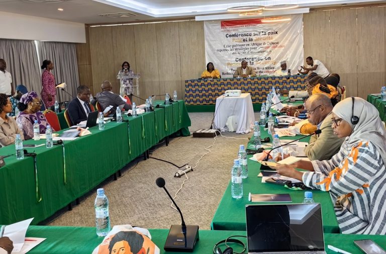 Côte d’Ivoire-AIP/ Face aux crises, des experts appellent à repenser les stratégies de consolidation démocratique en Afrique de l’Ouest