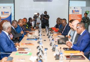 Le comité de pilotage, partenaires techniques et fiannciers reunis à l'occason de la première reunion du Projet DAHI-Sentinelle d’appui à la gouvernance sécuritaire et à la résilience locale dans l’Ouest.
