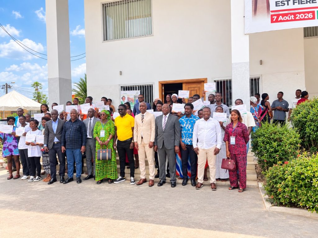 Côte d'Ivoire-AIP/ Agence emploi-jeunes: 30 jeunes de Yopougon bénéficiaires d'un stage d’immersion reçoivent leurs attestations
