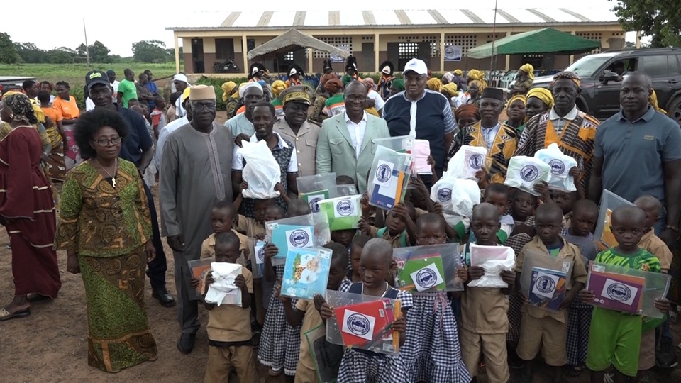 Côte d’Ivoire-AIP/Rentrée scolaire : plus de 5 000 écoliers équipés de kits scolaires dans le nord