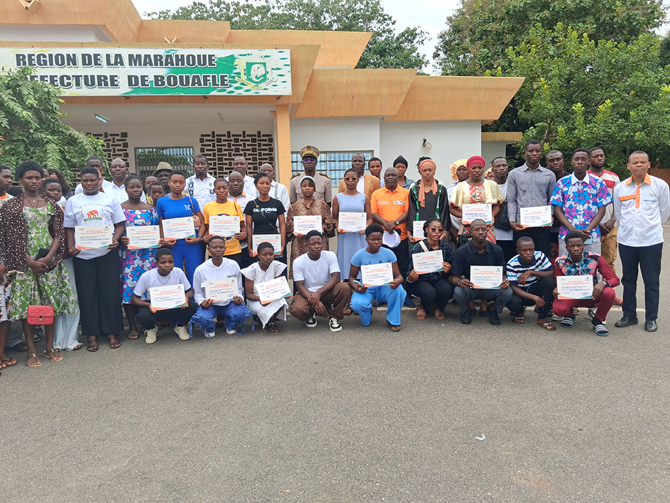 Côte d’Ivoire-AIP/ Deux cents jeunes reçoivent leurs attestions de fin de stage d’immersion à Bouaflé