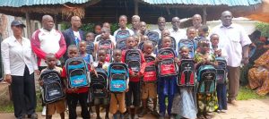 Côte d’Ivoire-AIP/ Bouaké : Paul Dakuyo offre 5 000 kits scolaires à des enfants de familles défavorisées