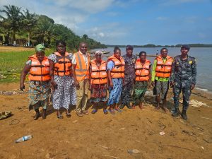 Côte d'Ivoire-AIP/ Sécurité maritime : des femmes de Fresco donnent l’exemple en adoptant les gilets de sauvetage