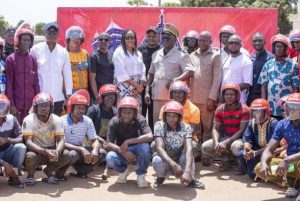 Côte d'Ivoire-AIP/ Une entreprise de paris sportifs prevoit la distribution de près de 8000 casques pour contribuer à la sécurité routière 