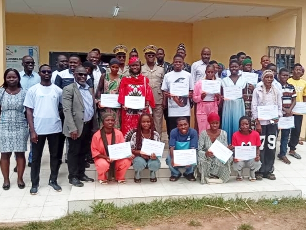 Côte d’Ivoire-AIP/ Bounkani: 290 jeunes bénéficiaires du stage d’immersion reçoivent leurs attestations de fin de formation à Bouna