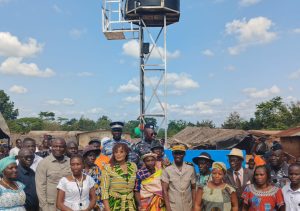 Côte d’Ivoire-AIP/ Belmonde Dogo remet une pompe hydraulique à motricité solaire à Souangakro