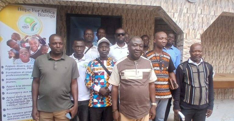 Côte d’Ivoire-AIP/ L’ONG Hope For Africa Biatôgô apporte une assistance aux commerçants sinistrés du marché à Bondoukou