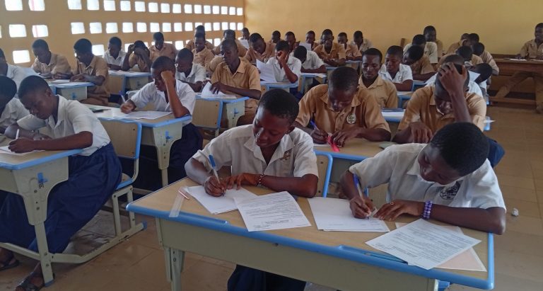 Côte d’Ivoire – AIP/ Un test de sélection des meilleurs élèves instauré pour créer des classes d’excellence au lycée moderne de M’Bahiakro