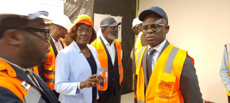 Côte d’Ivoire-AIP/ La ministre Mariatou Koné constate l’avancement du chantier du siège de la DGPE