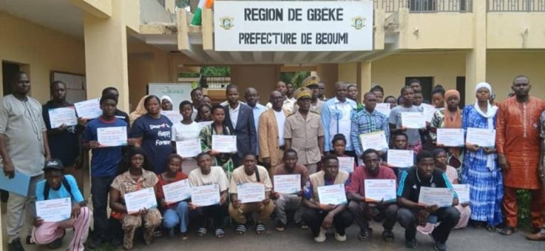 Côte d’Ivoire-AIP/ Béoumi : 60 jeunes reçoivent leurs attestations de fin de stage d’immersion