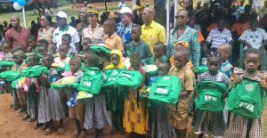 Côte d’Ivoire-AIP/ L’ONG EPIA offre des kits scolaires aux élèves de Koitienkro  et lance l’initiative « Ambassadeurs de la paix »