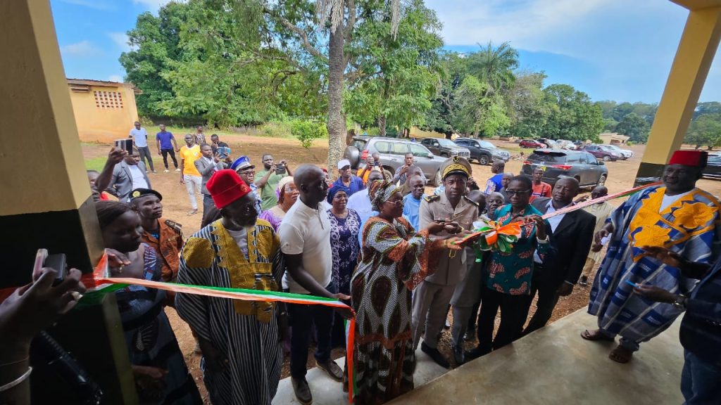 Côte d’Ivoire-AIP/ Le conseil régional du Poro remet des infrastructures de développement à des populations de Sirasso