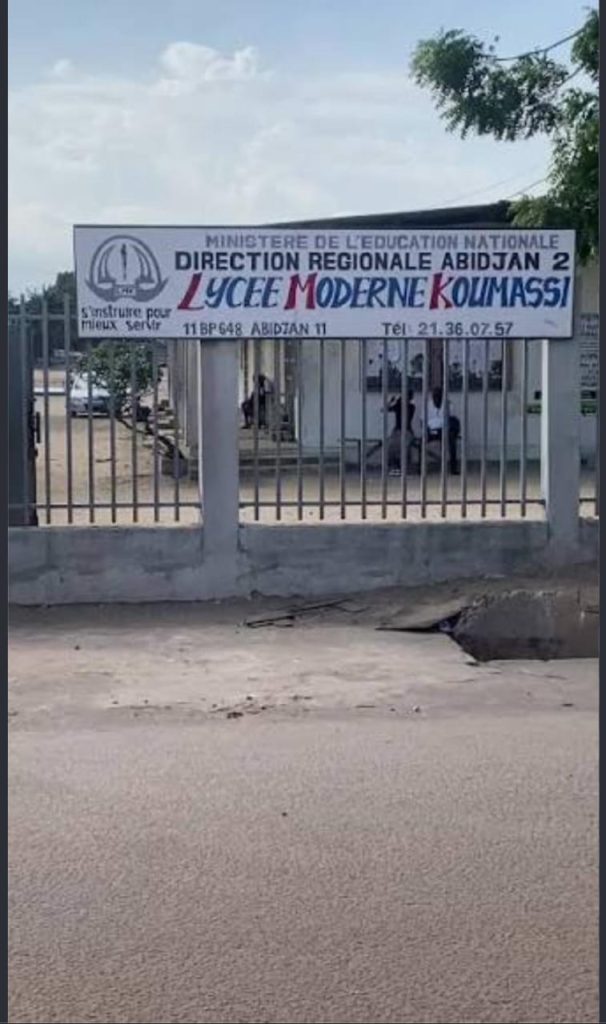 Côte d’Ivoire-AIP/ Le retour du manuel scolaire unique suscite des réactions contrastées dans le secteur éducatif (Reportage)