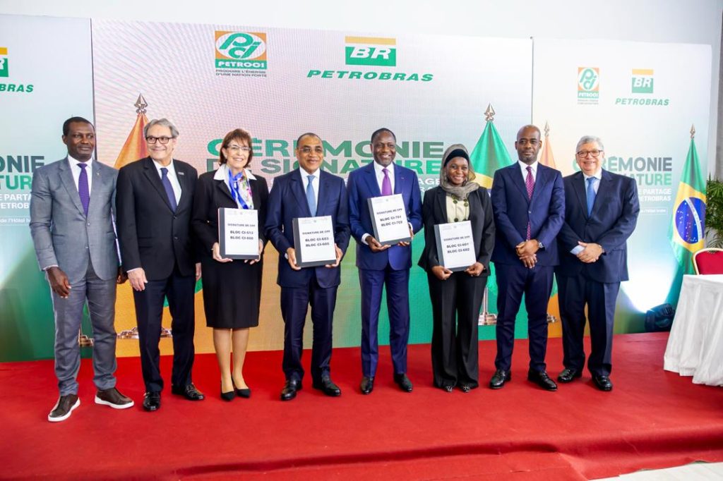AIP/ La Côte d’Ivoire signe huit contrats de partage de production offshore avec la compagnie brésilienne Petrobras