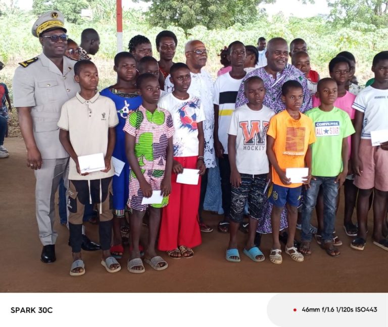 Côte d’Ivoire-AIP/ Une association de cadres apporte son soutien aux élèves pour l’année scolaire 2026-2027 à Subiakro