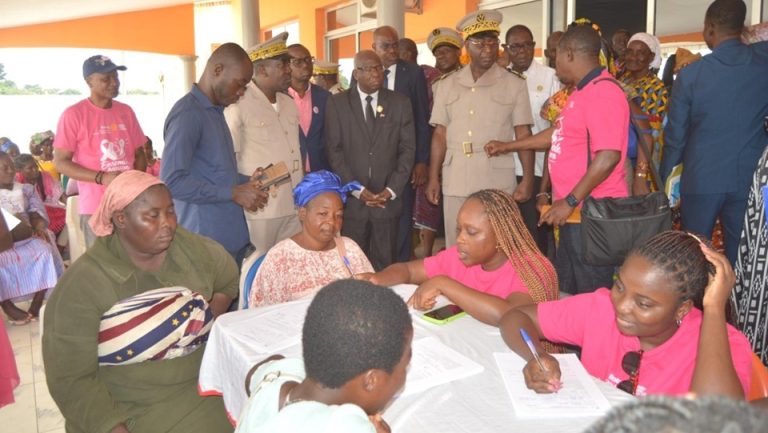 Côte d’Ivoire-AIP/ Le Rotary Club Abidjan Akwaba sensibilise et dépiste les femmes de Béoumi contre les cancers féminins