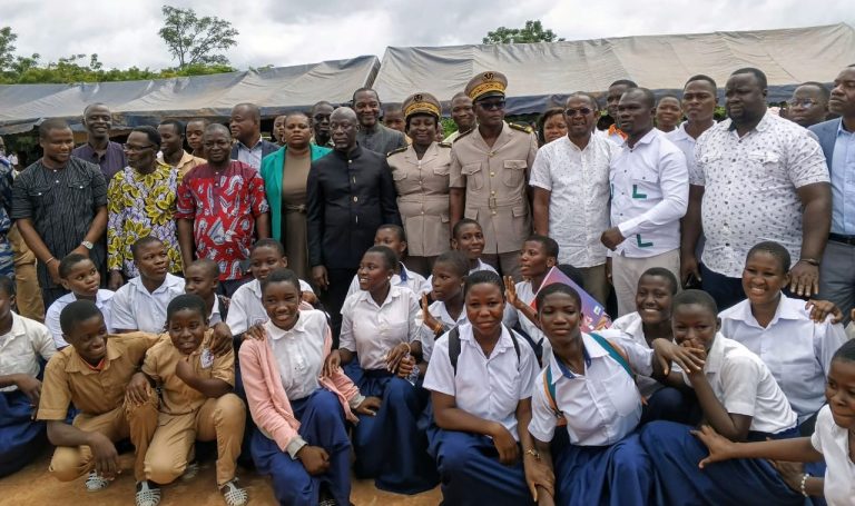 Côte d’Ivoire – AIP / Les élèves des établissements secondaires sensibilisés sur les risques des grossesses précoces et la cybercriminalité à Prikro