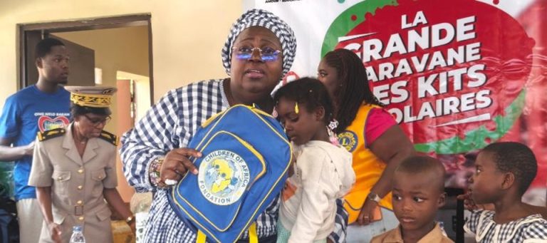 Côte d’Ivoire-AIP/ L’ONG N’Klo Bakan distribue plus de 600 kits scolaires à Sola Boni Broukro
