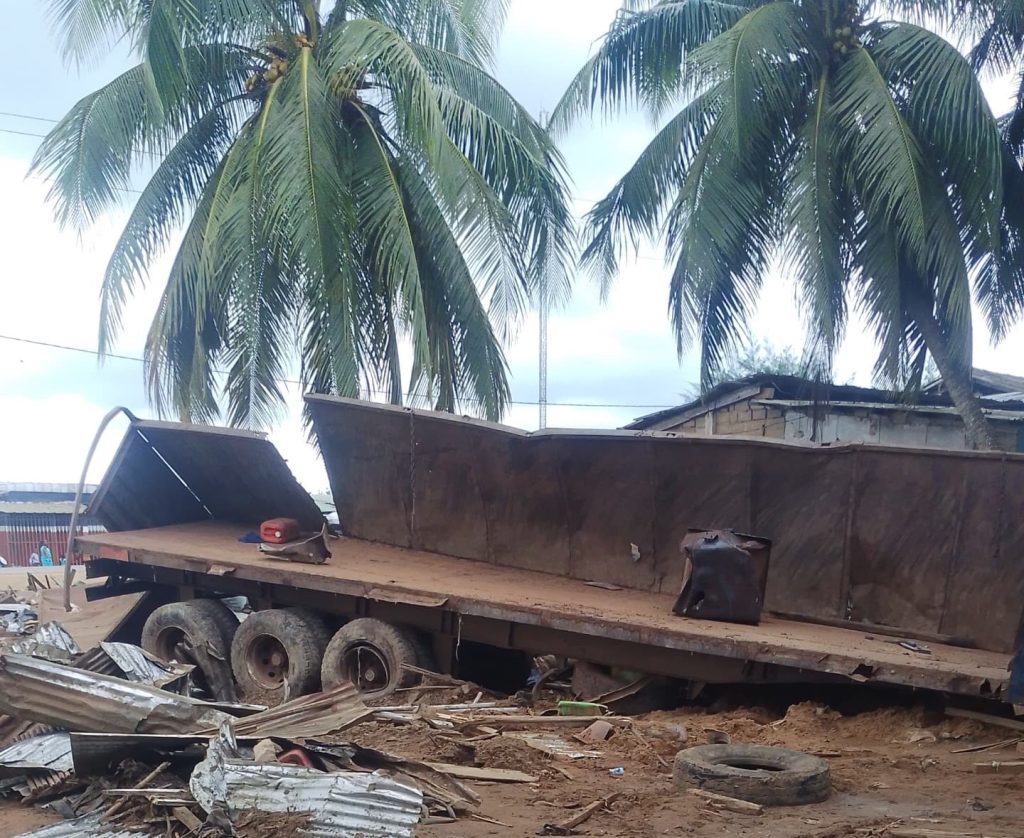 Côte d'Ivoire-AIP/ Quatre morts à Irobo suite à une sortie de route d'un camion chargé de 40 tonnes de latex 