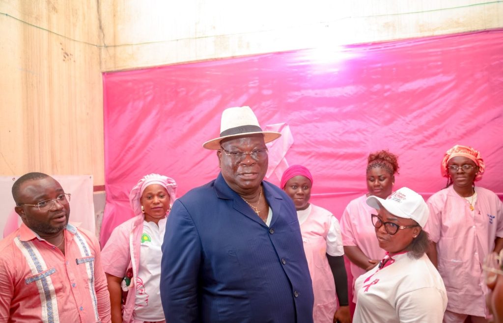 Côte d’Ivoire-AIP/Octobre rose : Laurent Tchagba appelle les femmes de Marcory à se mobiliser pour le dépistage gratuit des cancers féminins