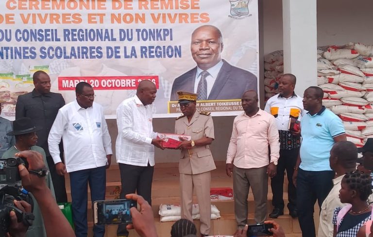 Côte d’Ivoire-AIP/Le conseil régional du Tonkpi renforce l’approvisionnement des cantines scolaires de Danané