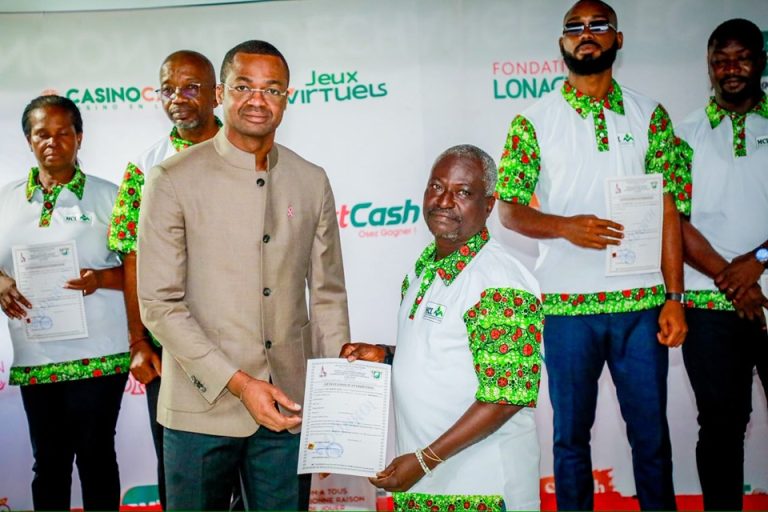 Côte d’Ivoire-AIP/ La LONACI remet des attestations foncières à 30 concessionnaires bénéficiaires de parcelles