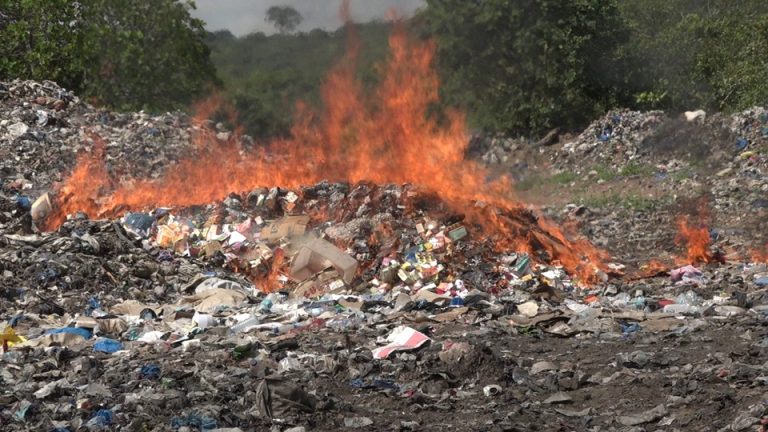 Côte d’Ivoire-AIP/ Le GRAD incinère plus de huit tonnes de médicaments falsifiés et des drogues à Bondoukou