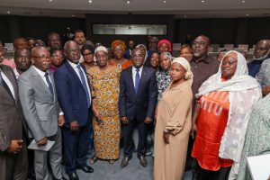 Côte d'Ivoire-AIP/ Manifestations des commerçants de poisson: le gouvernement obtient une baisse de 2 500 FCFA sur les cartons de chinchard et de maquereau