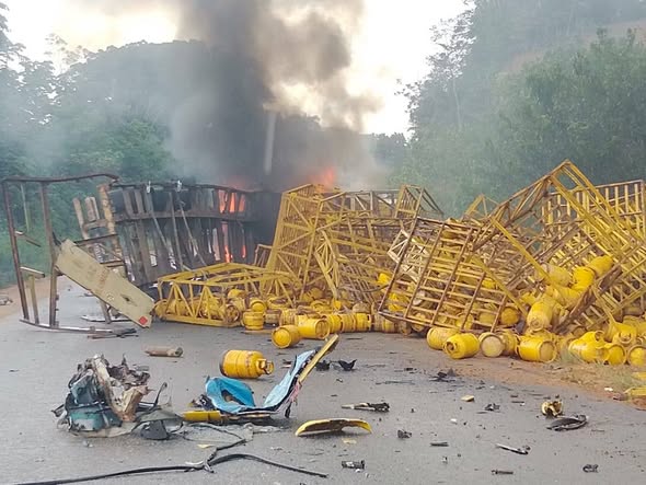 Côte d’Ivoire-AIP/ Un mort et deux blessés dans un accident impliquant un véhicule de transport de gaz sur l’axe Aboisso-Noé