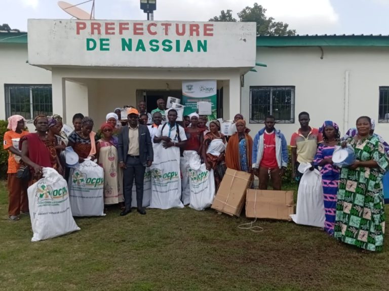 Côte d’Ivoire-AIP/ L’OCPV équipe les femmes commerçantes de Nassian en balances et bascules pour promouvoir la vente au poids