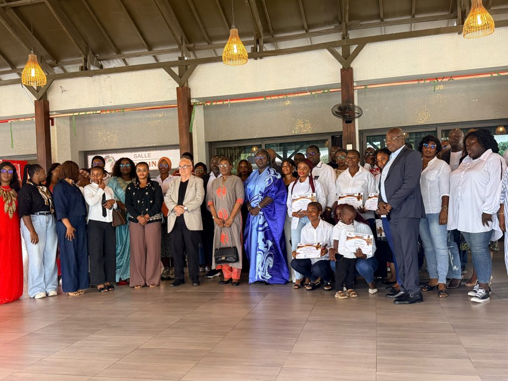 Côte d’Ivoire-AIP/Entrepreneuriat : 15 femmes formées en cuisine et pâtisserie reçoivent des kits d’installation